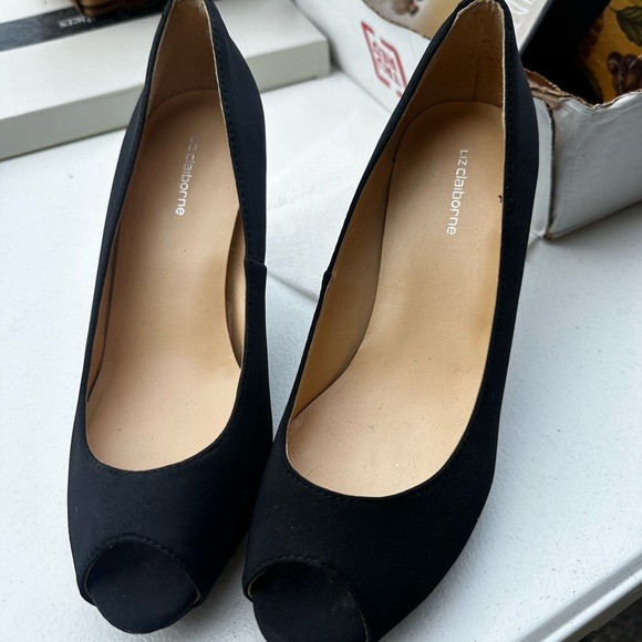 Sleek peep toe heels. - Picture 1 of 4